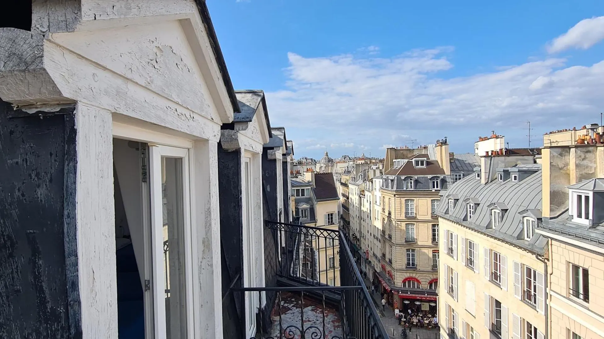 La Louisiane Hotel *